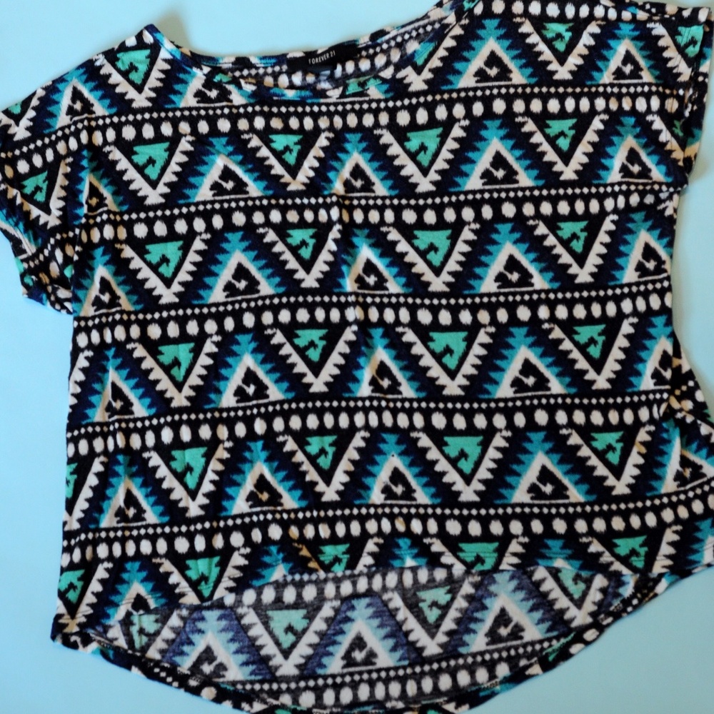 Triangle/Aztec Printed High Low Shirt
